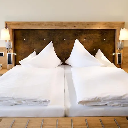 Ξενοδοχείο Parkhotel 4*