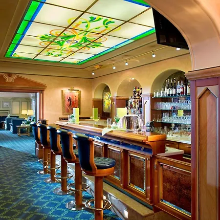 Parkhotel מלון 4*